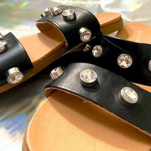 BNWT Lane Bryant Black Jeweled Strap Sandals (8W)